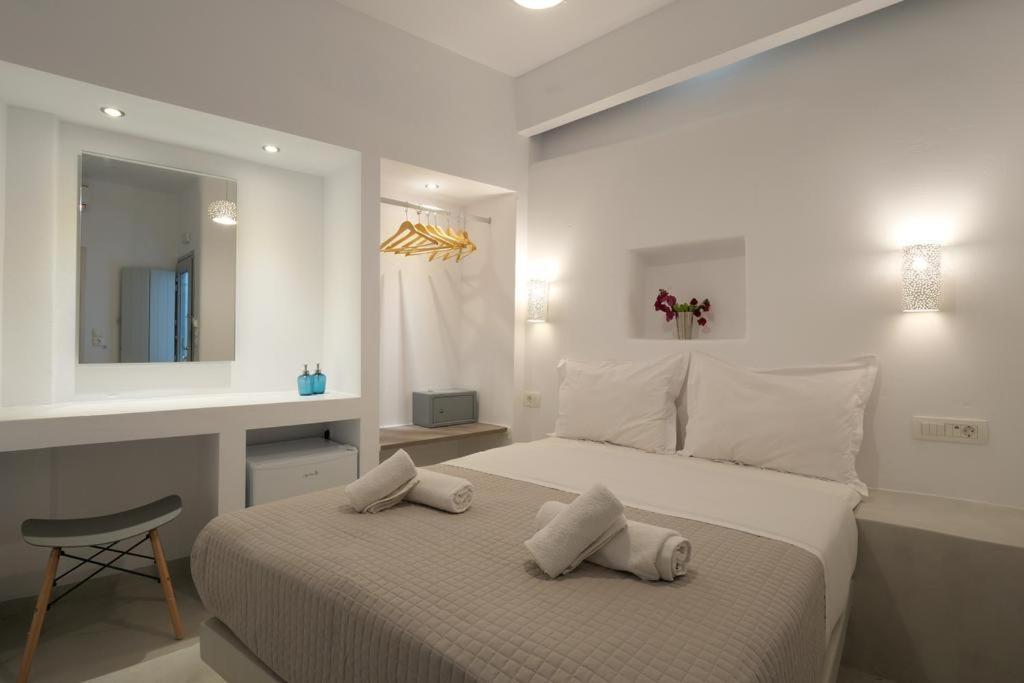 Fira Spot Hotel Santorini Island Exterior photo